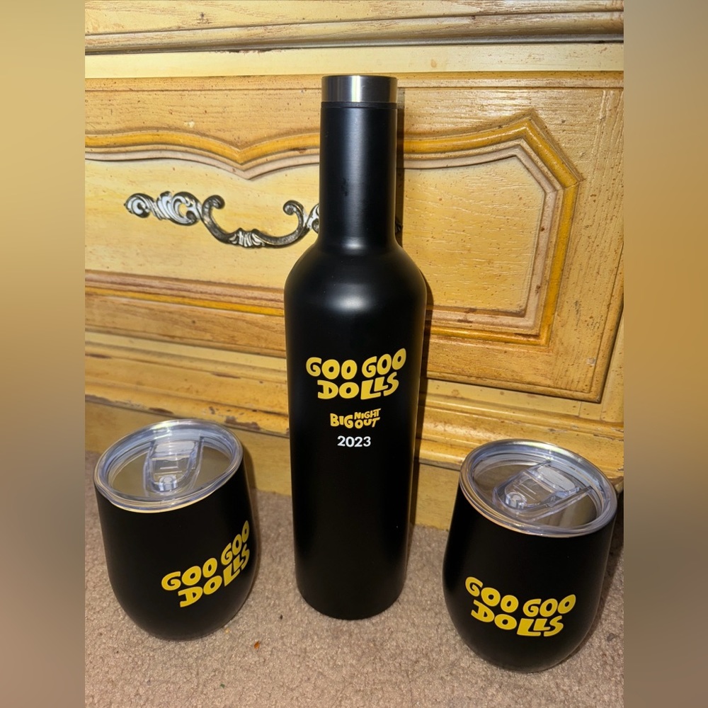 Goo Goo Dolls VIP “Big Night Out” Tour 2023 Wine Bottle & 2 Tumblers